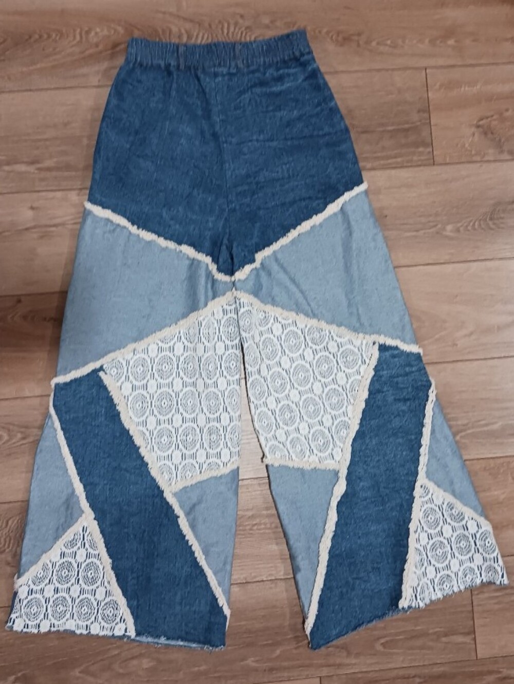 Earthbound Trading Co Wide Leg Patchwork Boho Hippie Jeans Lace Fringe Festival - Picture 3 of 10